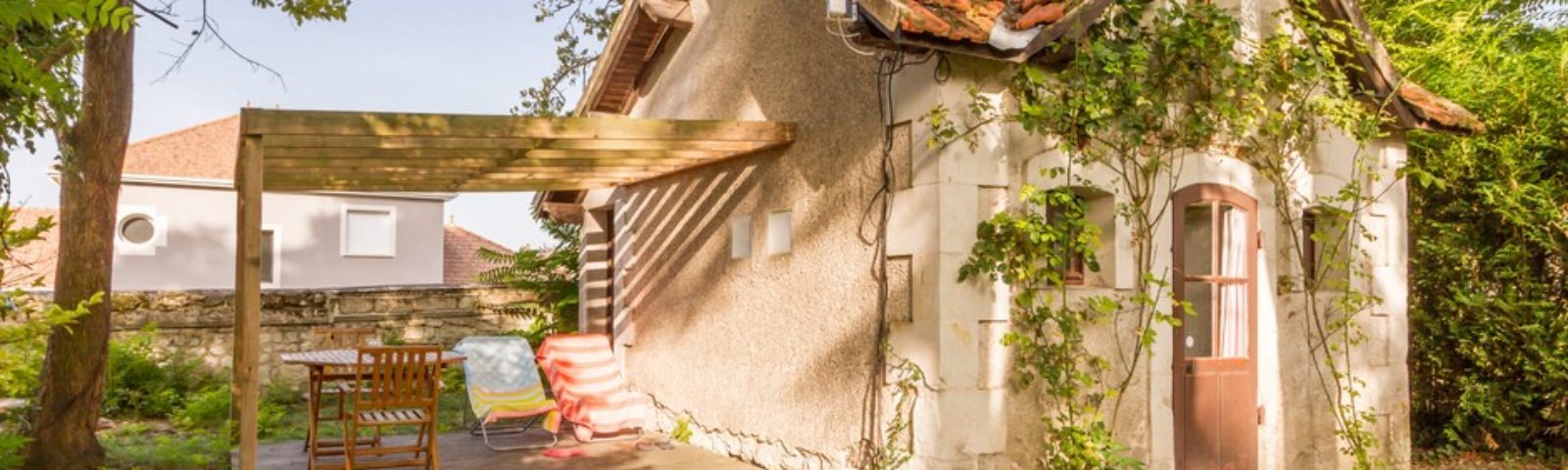 Atypical stone house - camping holidays, France, Poitou-Charentes