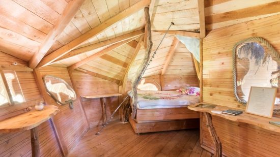 Hébergement insolite près du Futuroscope - cabane perchée