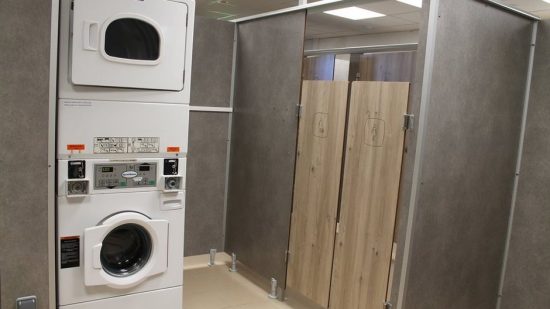 Sanitaires-laverie du camping rénovées