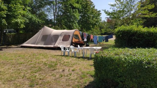 Emplacements de camping 4 étoiles - caravane camping car tente