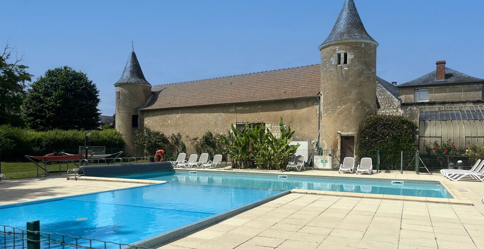 restaurant piscine terrasse chatellerault