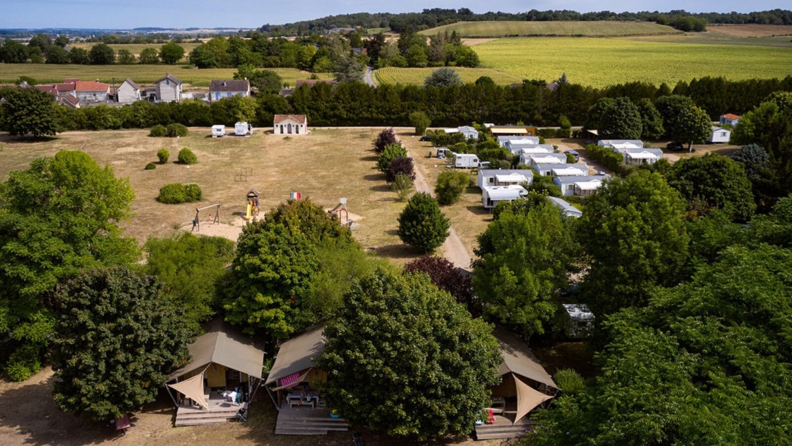 camping near beauval zoo loire castles france